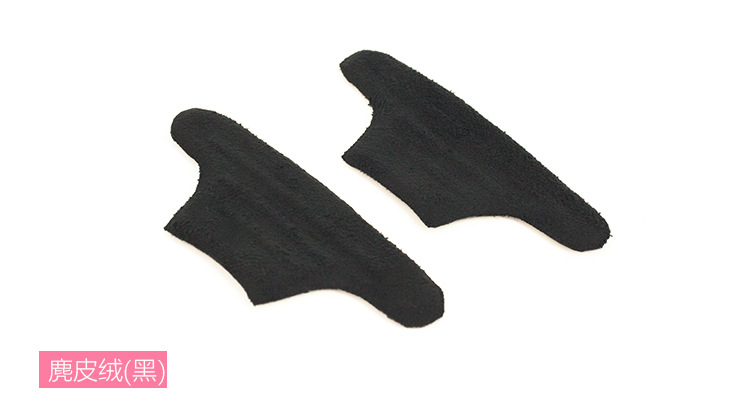 黑色毛絨款硅膠后跟貼與鞋子結(jié)合實拍圖