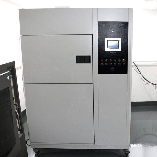 【拓源實業(yè)】東莞硅膠粉撲廠家，8年專注生產硅膠粉撲、硅膠氣墊粉撲、透明硅膠粉撲、PU硅膠粉撲。粉撲廠家13570868331，有圓形、葉子、水滴、葫蘆硅膠粉撲。